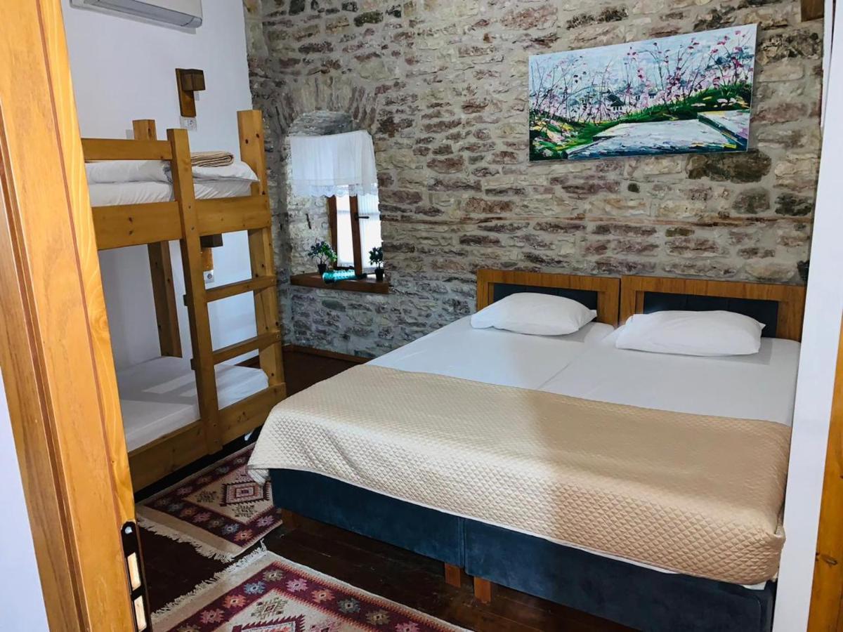 Guest House And Hostel Val-Mar Gjirokastër 外观 照片