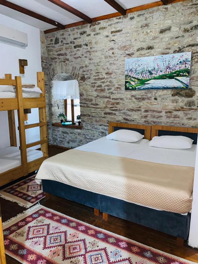 Guest House And Hostel Val-Mar Gjirokastër 外观 照片