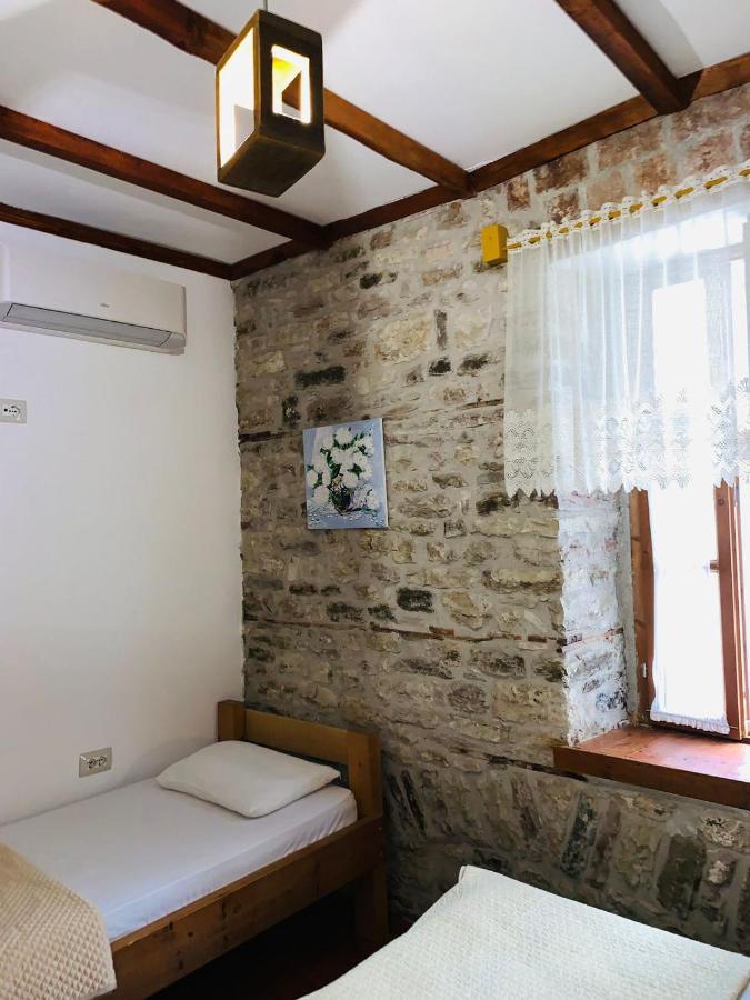 Guest House And Hostel Val-Mar Gjirokastër 外观 照片