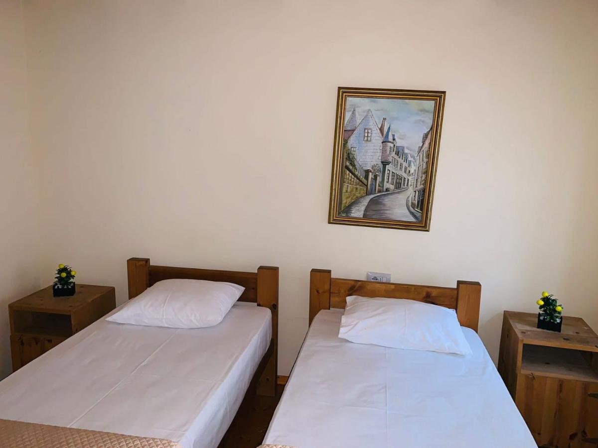 Guest House And Hostel Val-Mar Gjirokastër 外观 照片
